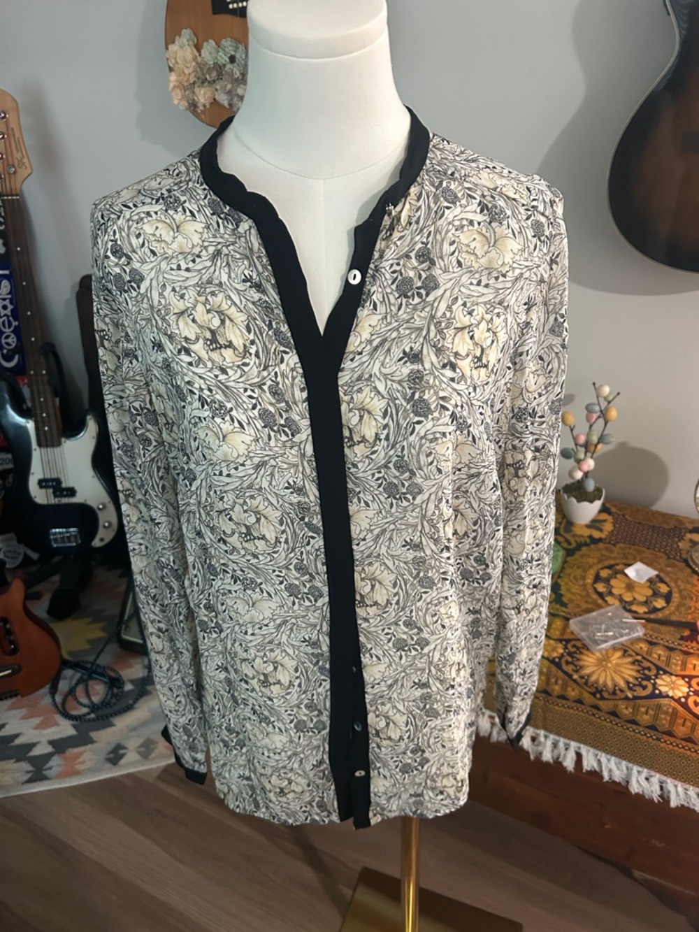 HM Printed Long-Sleeve Button Front Shirt - Black Trim
